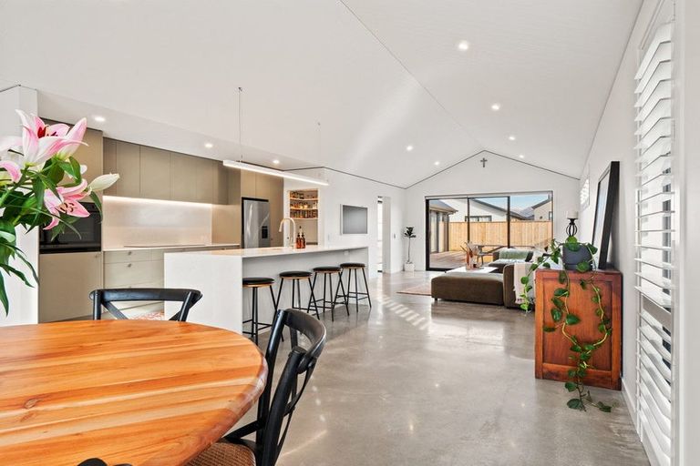 Photo of property in 6 Cheviot Street, Jacks Point, 9371