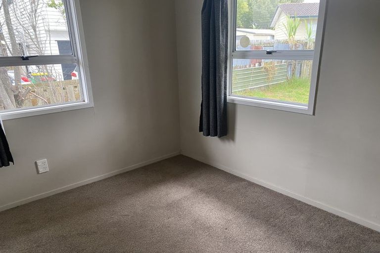 Photo of property in 82 Moire Road, Massey, Auckland, 0614