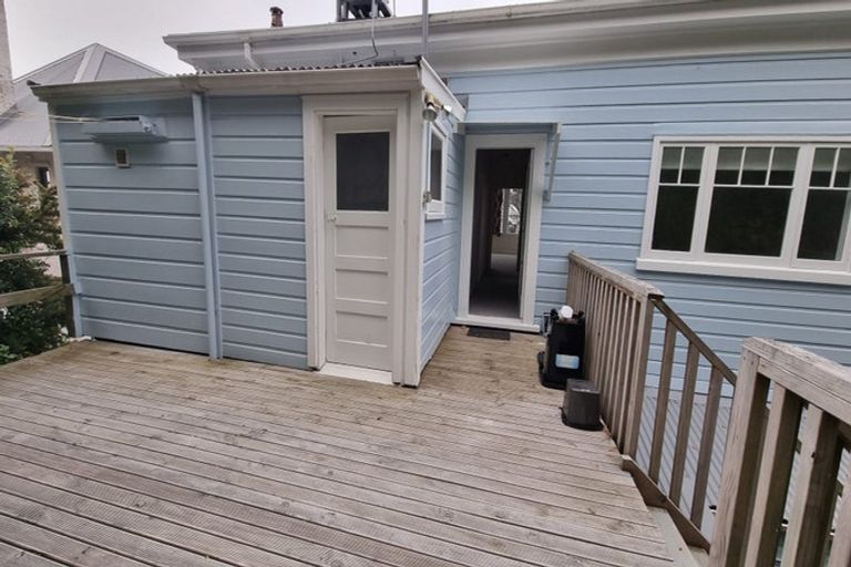 Photo of property in 16 Lindum Terrace, Roseneath, Wellington, 6011