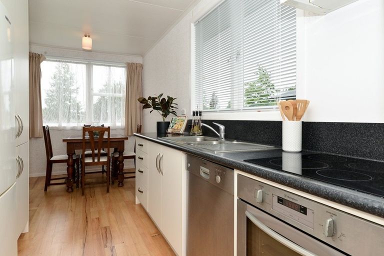 Photo of property in 97 Collins Road, Melville, Hamilton, 3206