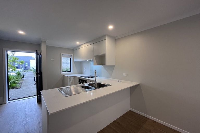 Photo of property in 11/125b Metcalfe Road, Ranui, Auckland, 0612