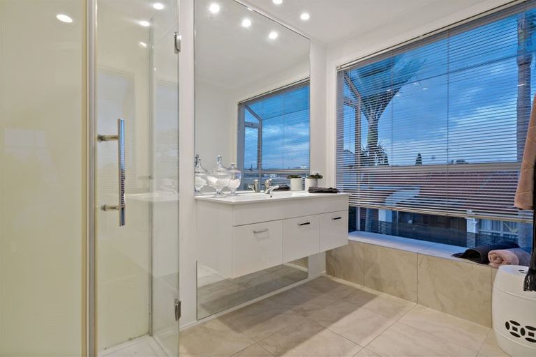 Photo of property in 6 Oakland Avenue, Papatoetoe, Auckland, 2025