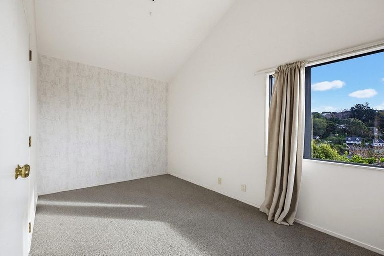 Photo of property in 28 Sailmaker Close, Whitby, Porirua, 5024