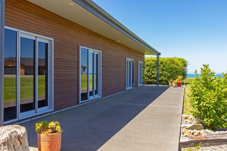 Photo of property in 18 Rochdale Road, Riversdale Beach, Masterton, 5872