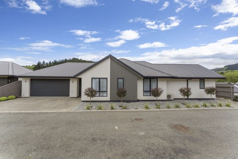 Photo of property in 8 Village Lane, Stoke, Nelson, 7011