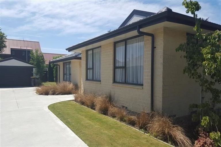 Photo of property in 92 Merrin Street, Avonhead, Christchurch, 8042