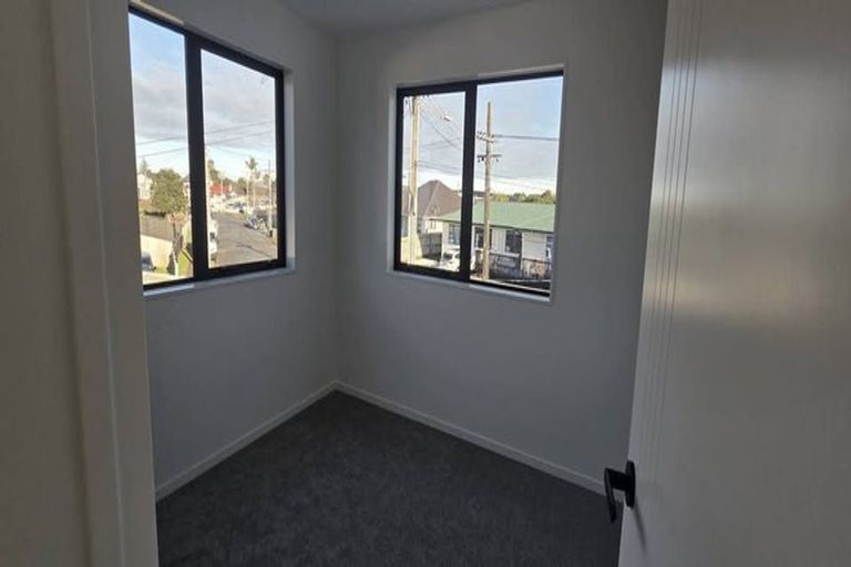 Photo of property in 8a Cheviot Street, Mangere East, Auckland, 2024