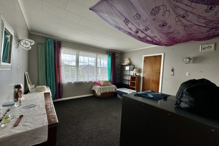 Photo of property in 16 Ernest Street, Ranui, Porirua, 5024