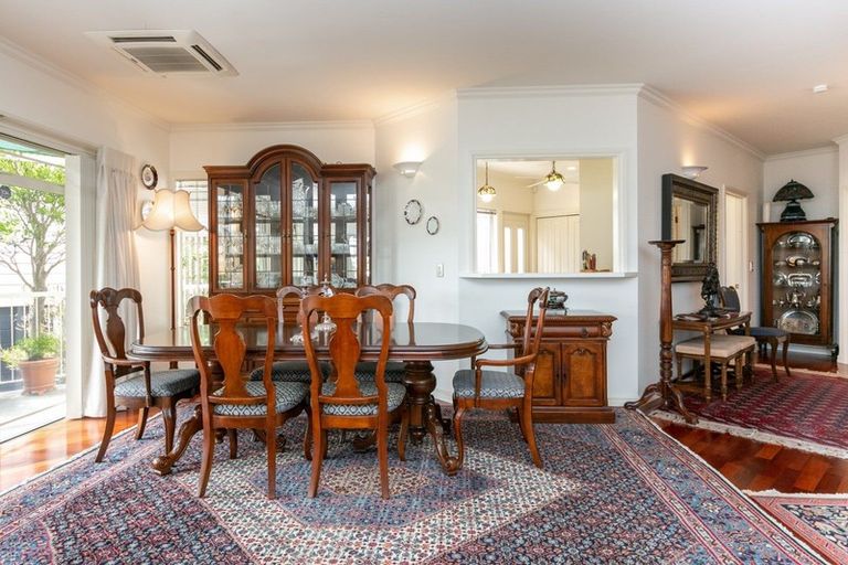 Photo of property in 8 Selwyn Road, Hospital Hill, Napier, 4110