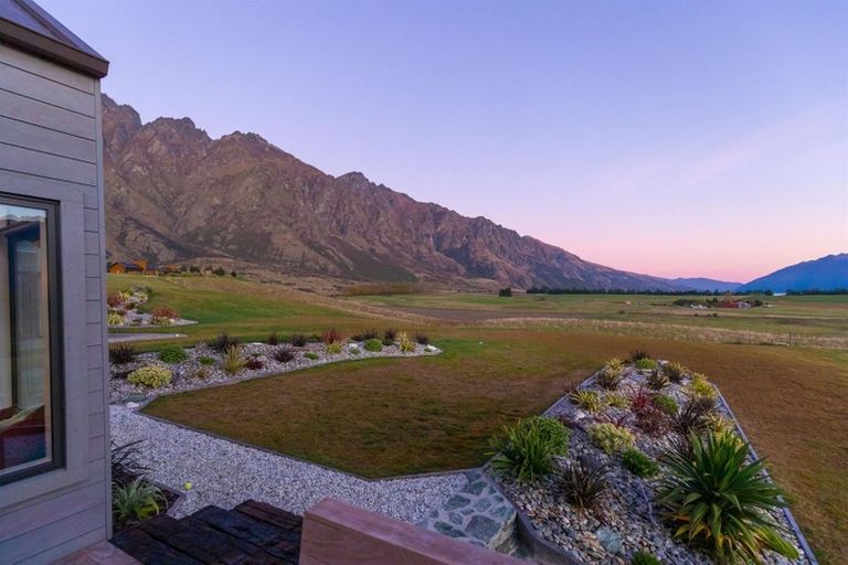 Photo of property in 8 Brett Lane, Jacks Point, Queenstown, 9371