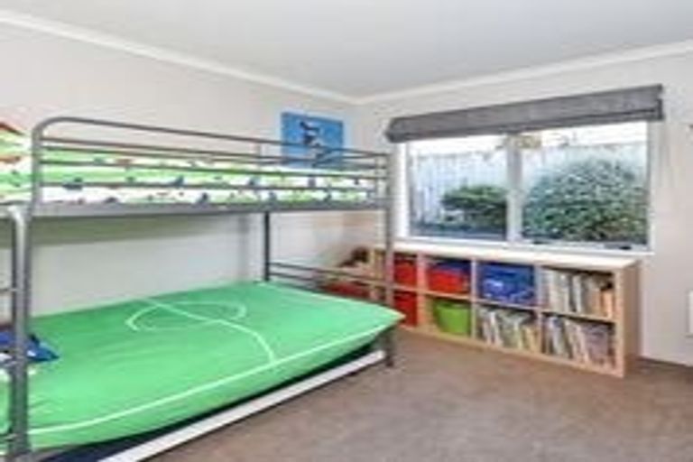 Photo of property in 9a Crispe Road, Clarks Beach, 2122