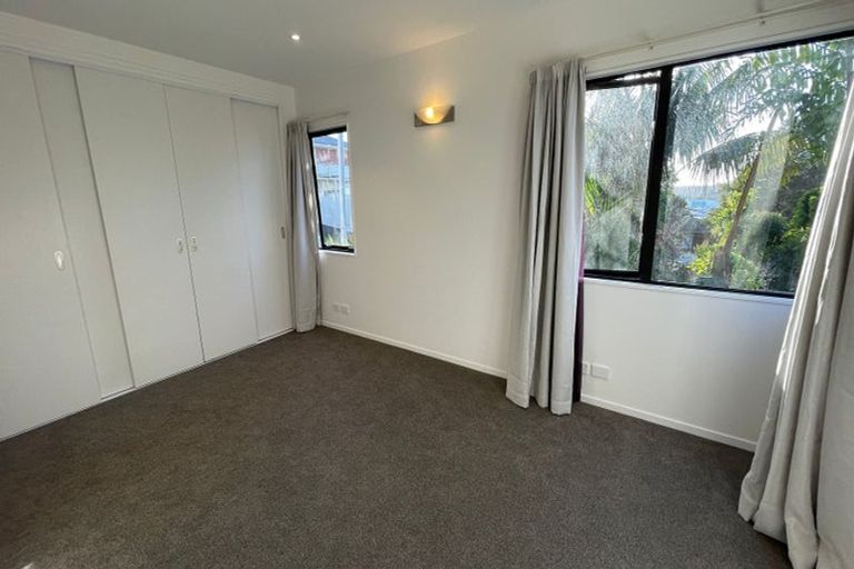 Photo of property in 1/41 High Road, Glenfield, Auckland, 0629