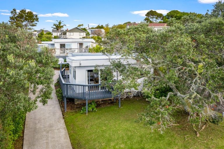 Photo of property in 53 Elliston Crescent, Stanmore Bay, Whangaparaoa, 0932