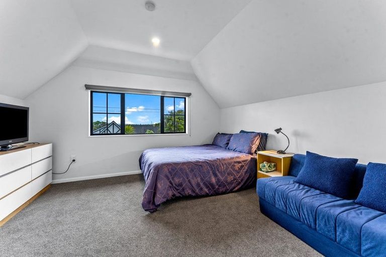 Photo of property in 2/12 Sunnynook Road, Sunnynook, Auckland, 0620