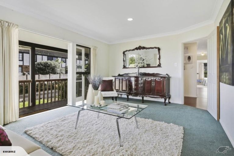 Photo of property in 26 Kingsclere Place, Goodwood Heights, Auckland, 2105