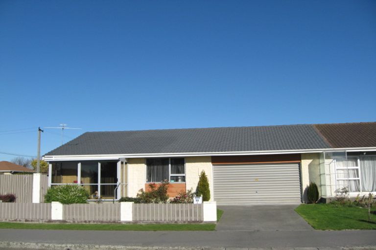 Photo of property in 19 Belfast Road, Belfast, Christchurch, 8051