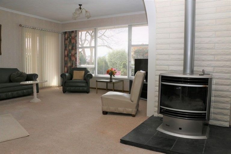 Photo of property in 76 Rhodes Street, Waimate, 7924