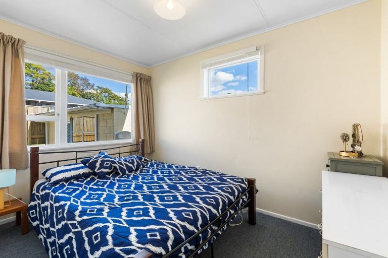 Photo of property in 15 Nash Street, Marfell, New Plymouth, 4310