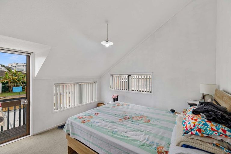 Photo of property in 2/11 Halsey Road, Manurewa, Auckland, 2102