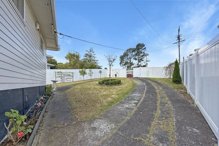 Photo of property in 41 Chorley Avenue, Massey, Auckland, 0614