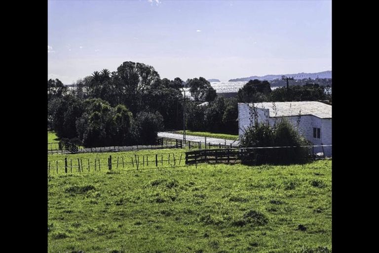 Photo of property in 252 Clifton Road, Whitford, Howick, 2571