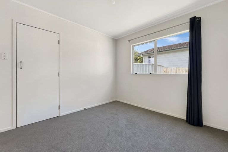Photo of property in 25 West Harbour Drive, West Harbour, Auckland, 0618