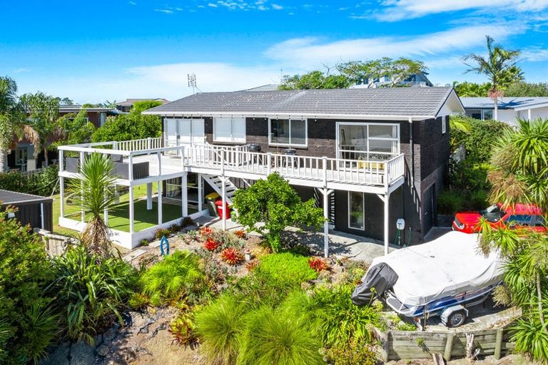 Photo of property in 44 Amorino Drive, Red Beach, 0932