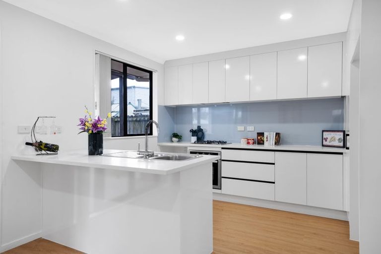 Photo of property in 8 Marengo Parkway, Takanini, 2112
