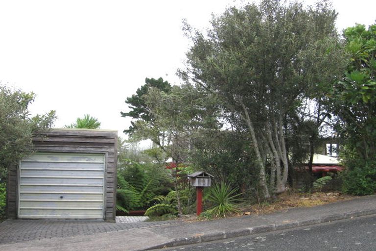 Photo of property in 58 Rosecamp Road, Beach Haven, Auckland, 0626