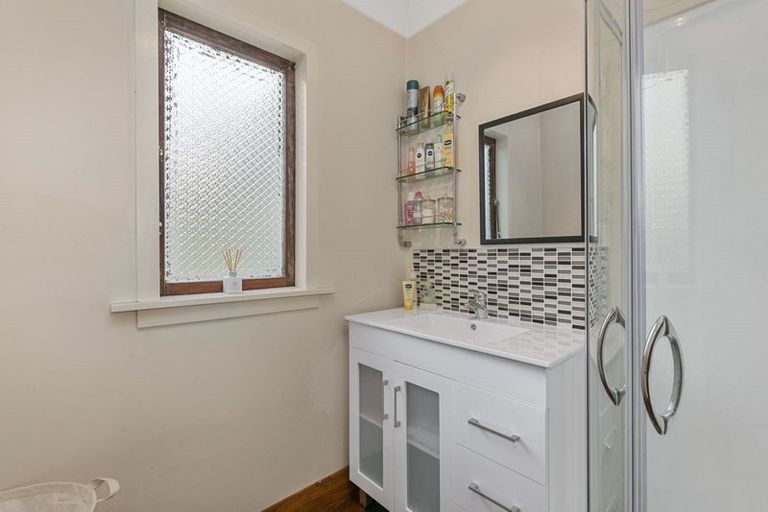 Photo of property in 457 Stokes Valley Road, Stokes Valley, Lower Hutt, 5019