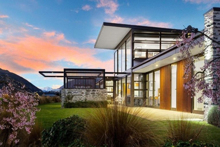 Photo of property in 13 Clearview Street, Wanaka, 9305