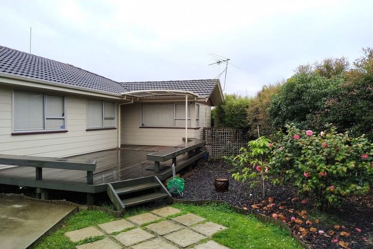 Photo of property in 19 Tomintoul Place, Highland Park, Auckland, 2010