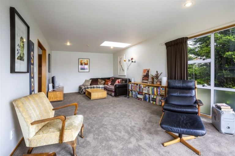 Photo of property in 37 Kahu Road, Paremata, Porirua, 5024