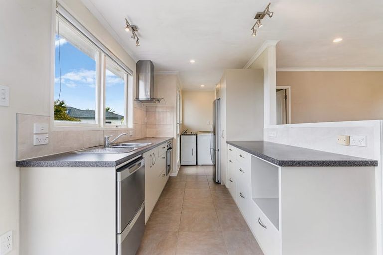 Photo of property in 24 Weza Lane, Kumeu, 0810