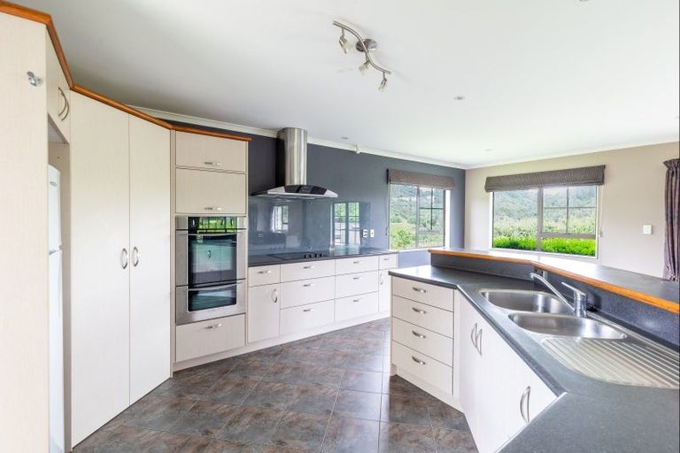 Photo of property in 242 Kuku East Road, Kuku, Levin, 5570