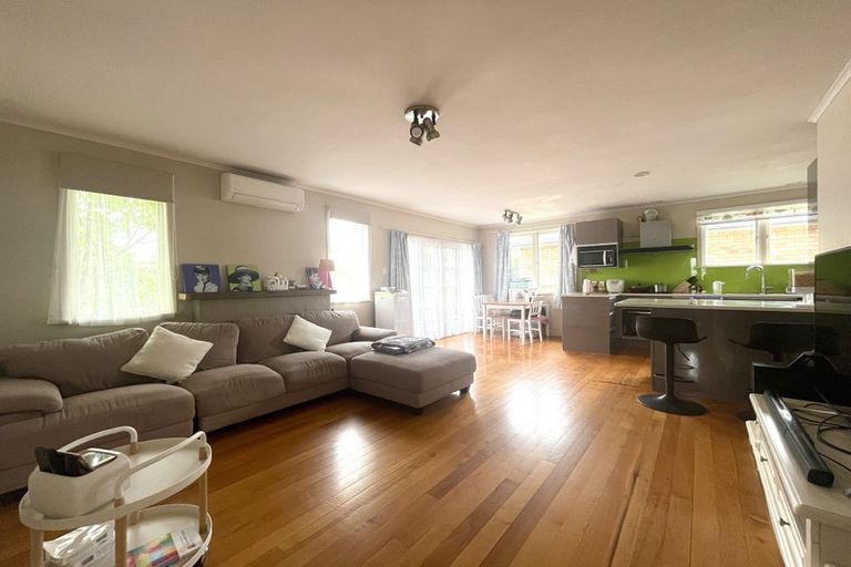 Photo of property in 1/29 Raines Avenue, Forrest Hill, Auckland, 0620