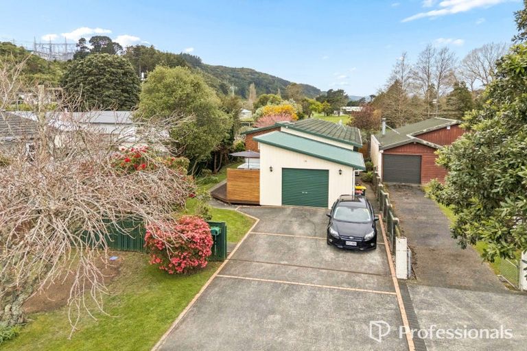 Photo of property in 3 York Avenue, Manor Park, Lower Hutt, 5019