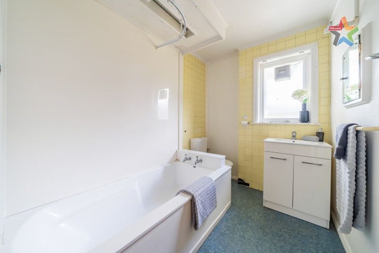 Photo of property in 71 Miro Street, Trentham, Upper Hutt, 5018