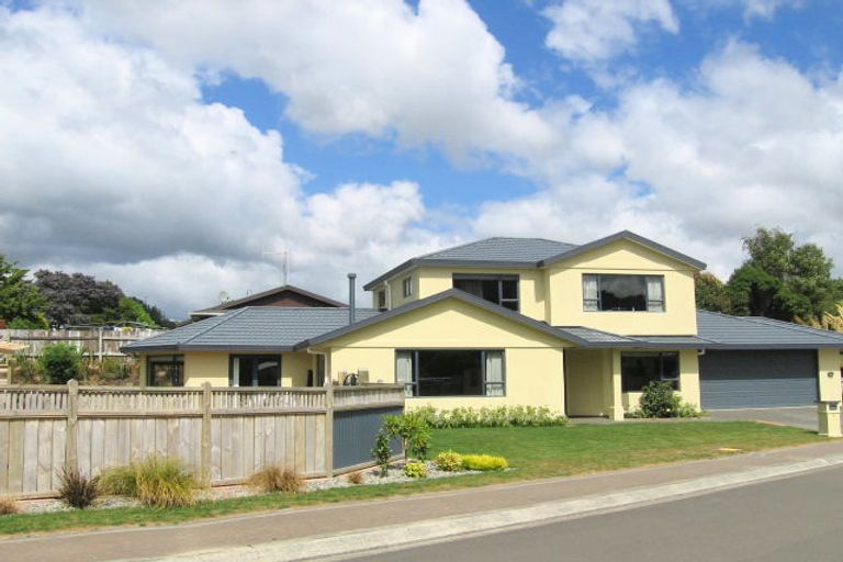 Photo of property in 3 Sapphire Grove, Birchville, Upper Hutt, 5018