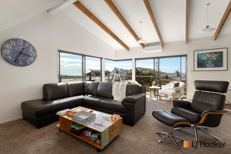 Photo of property in 28 Ocean View Road, Waihi Beach, 3611