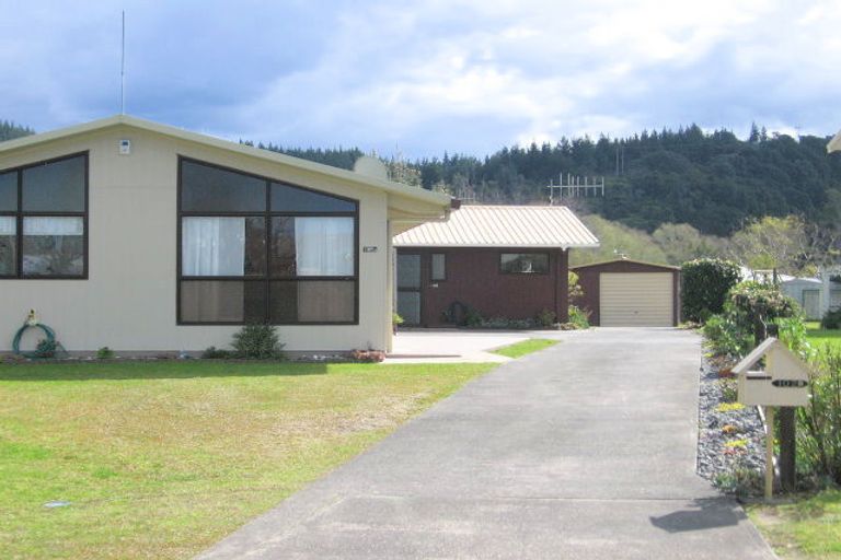 Photo of property in 102b Waverley Place, Whangamata, 3620