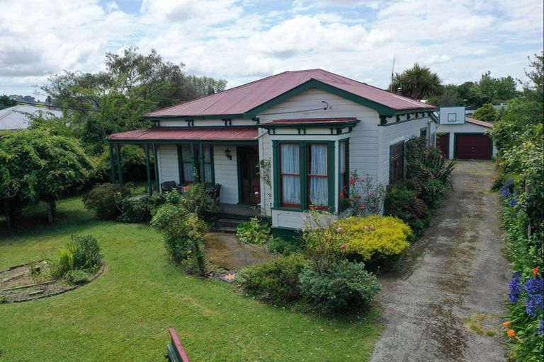 Photo of property in 2 Cambridge Street, Pahiatua, 4910