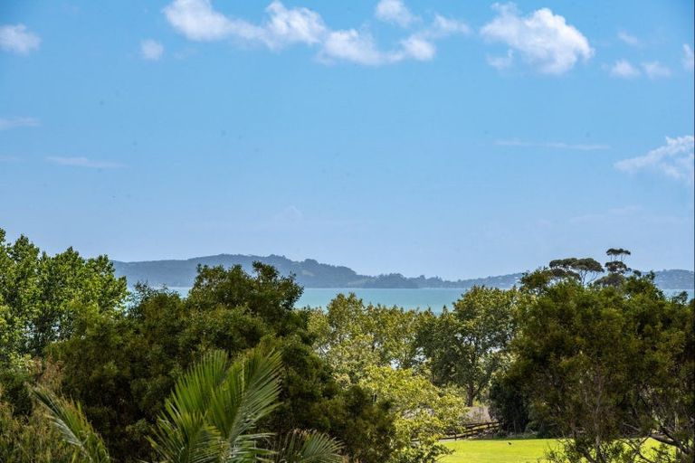 Photo of property in 204 Broomfields Road, Whitford, Howick, 2571