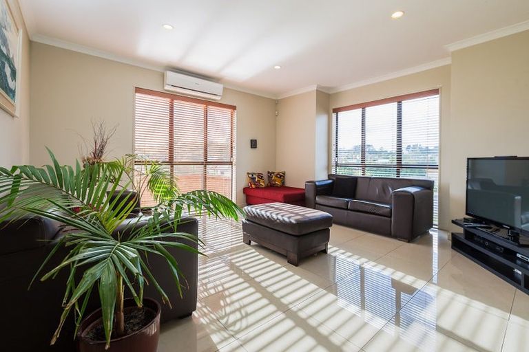 Photo of property in 12 Cartmel Avenue, Massey, Auckland, 0614