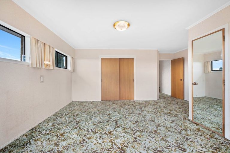 Photo of property in 44 Bradbury Road, Botany Downs, Auckland, 2010