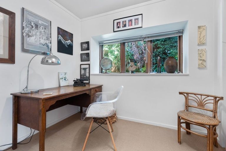 Photo of property in 75 Morley Street, New Plymouth, 4310