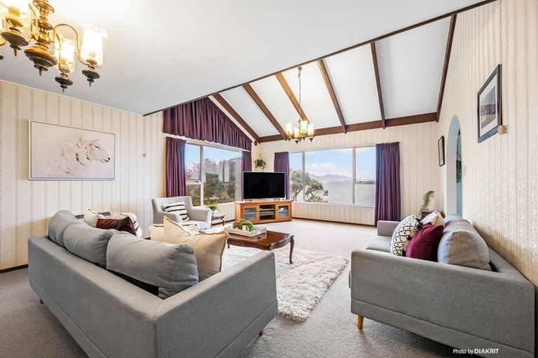 Photo of property in 18 Rajkot Terrace, Broadmeadows, Wellington, 6035