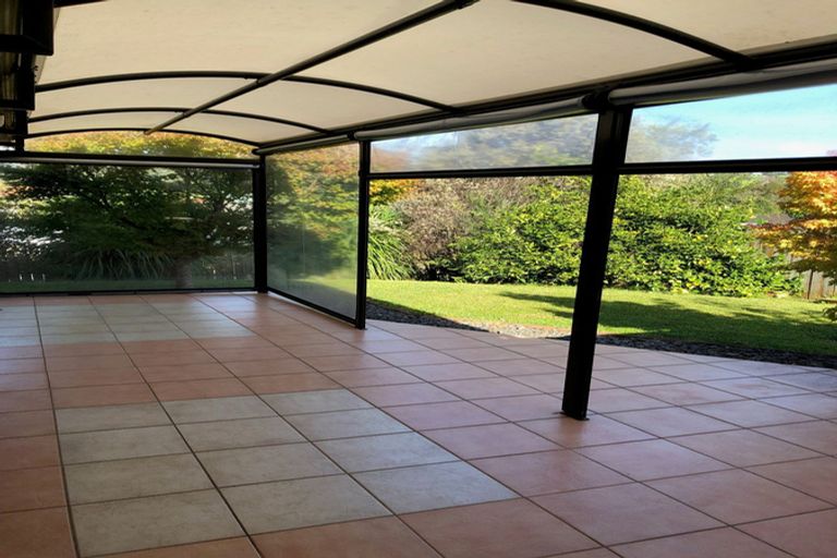 Photo of property in 10 Brookwood Drive, Henderson, Auckland, 0612