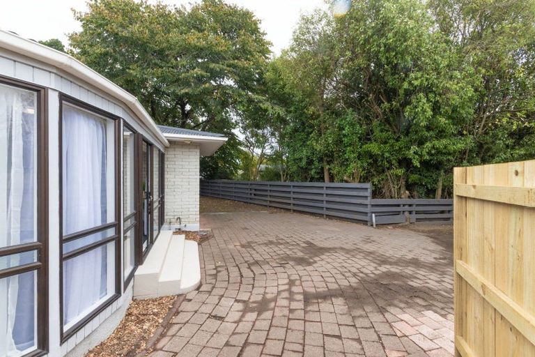 Photo of property in 95 Ruamahanga Crescent, Terrace End, Palmerston North, 4410