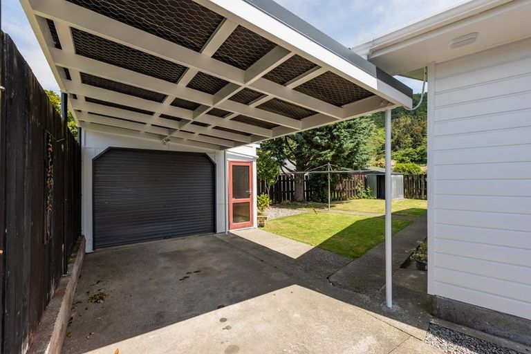 Photo of property in 39b Tacoma Drive, Totara Park, Upper Hutt, 5018